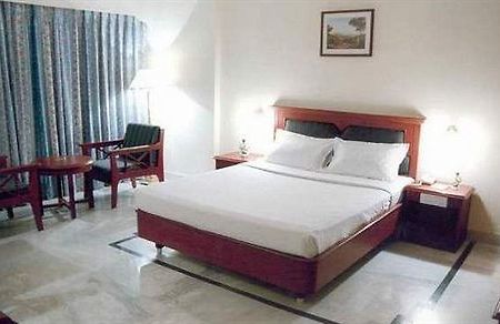 The Vijay Park Hotel Chennai Eksteriør billede